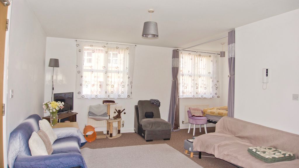 Property photo 1 of 4