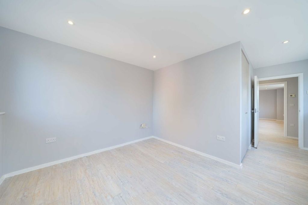 Property photo 3 of 3