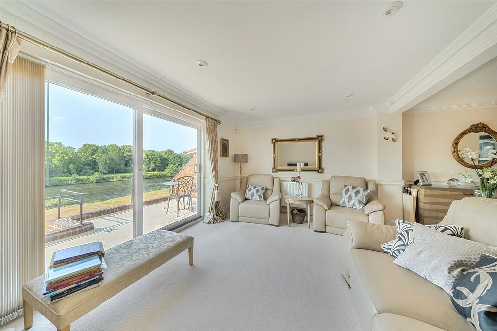 Property photo 2 of 20 Picture No. 37