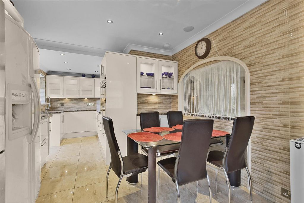 Property photo 2 of 30 1559066685 - 14.Jpg