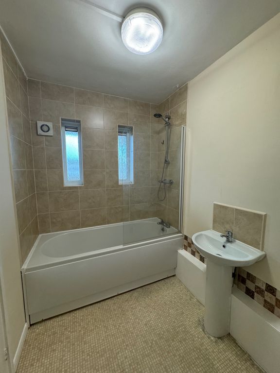 Property photo 3 of 8 3