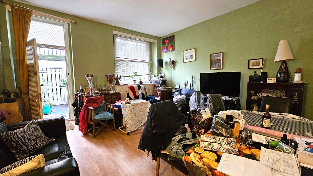 Property photo 3 of 8