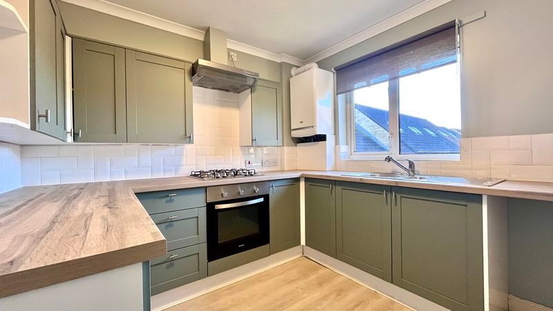 Property photo 2 of 11 Kitchen