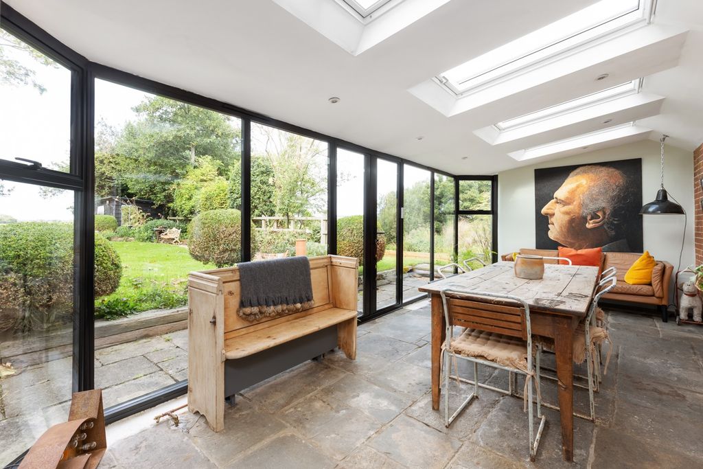 Property photo 2 of 38 4490395