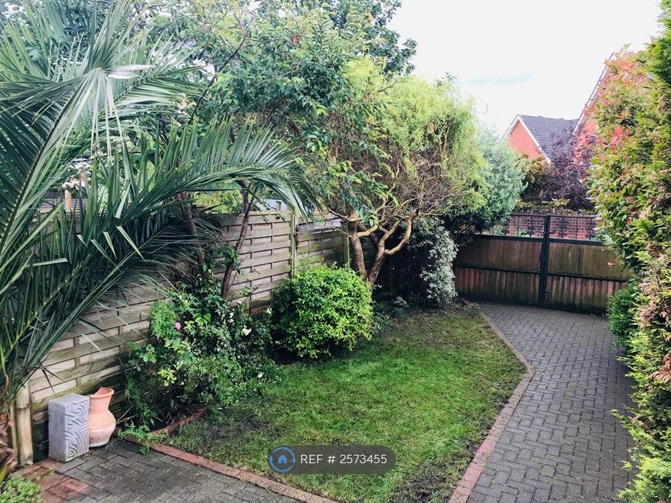 Property photo 3 of 11 Garden