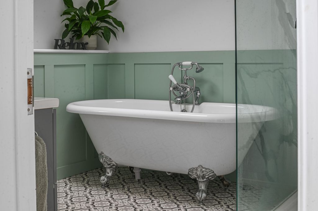 Property photo 2 of 27