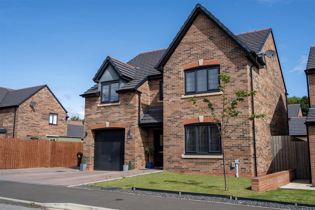 Property photo 1 of 12 Front External