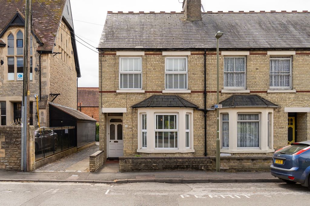 Property photo 1 of 27