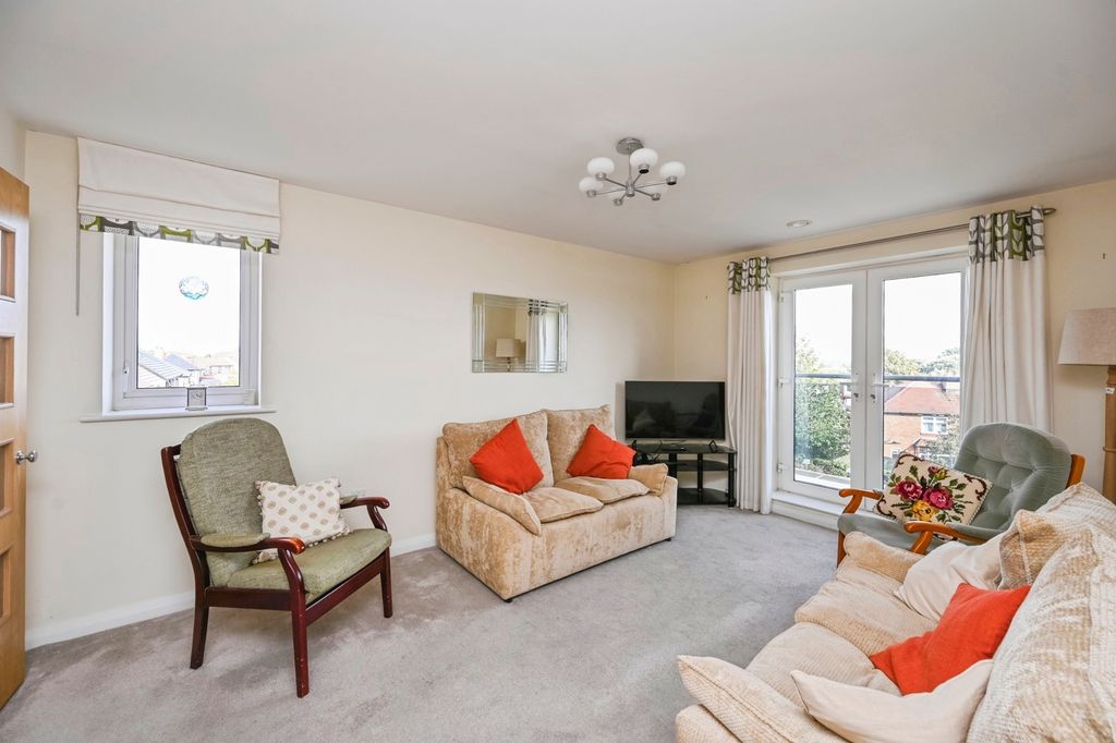 Property photo 3 of 17 Pbox-Img.Jpg