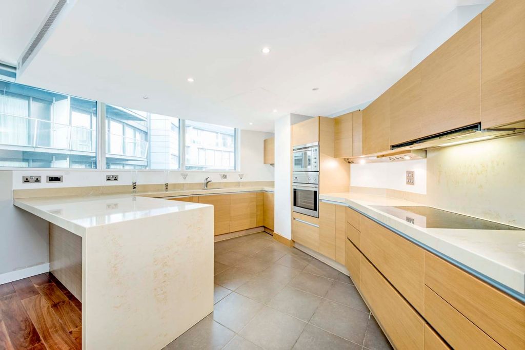 Property photo 2 of 11 Picture No. 04