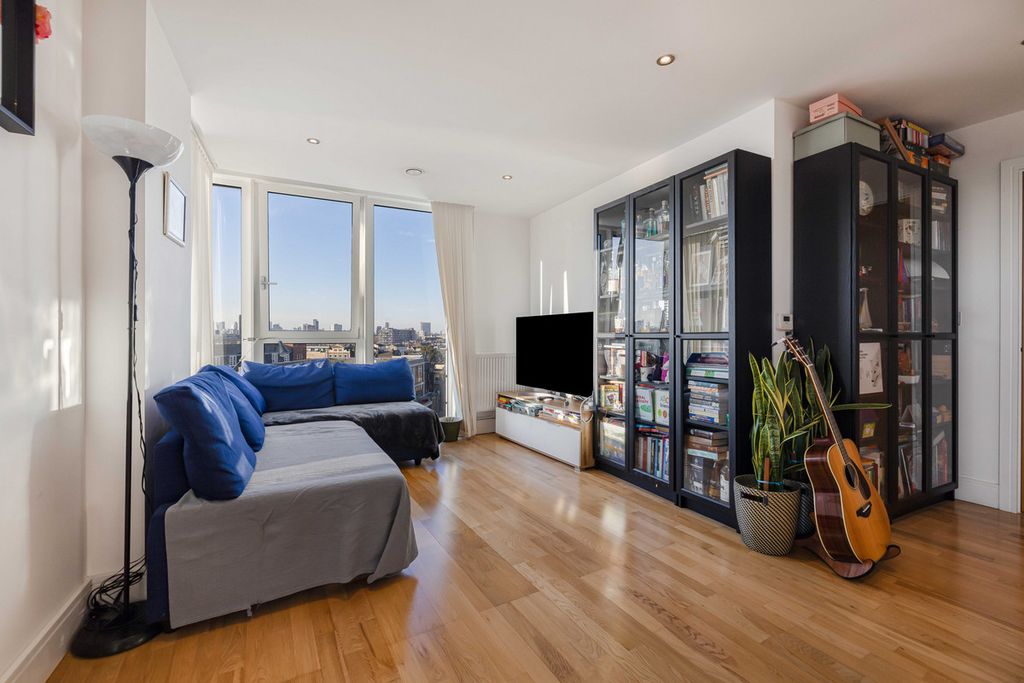 Property photo 3 of 11