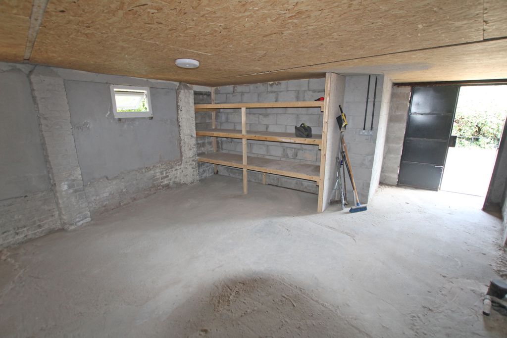 Property photo 3 of 4