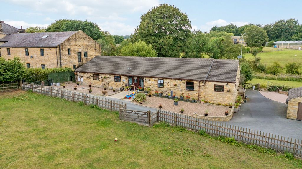 Property photo 1 of 27 Picture No. 14