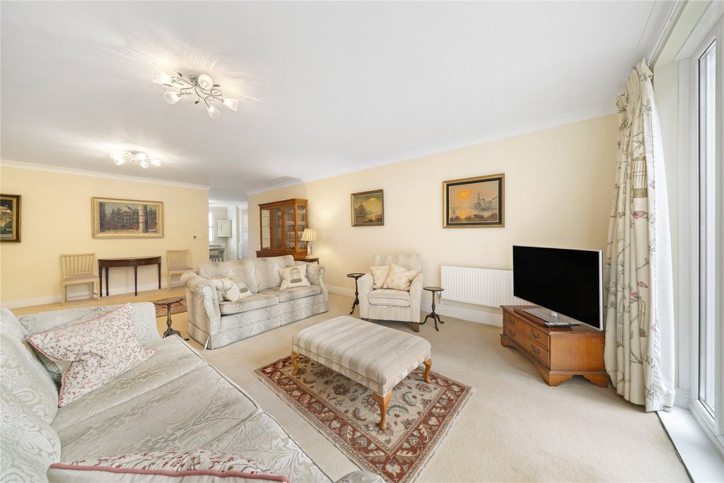 Property photo 3 of 14 Picture No. 05