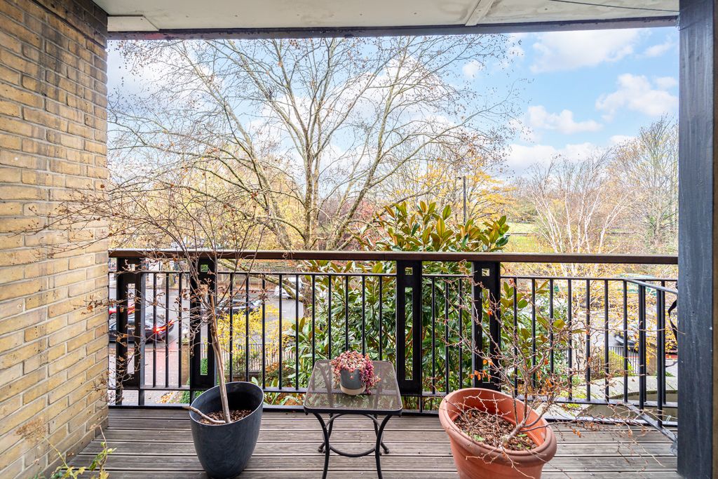 Property photo 3 of 12