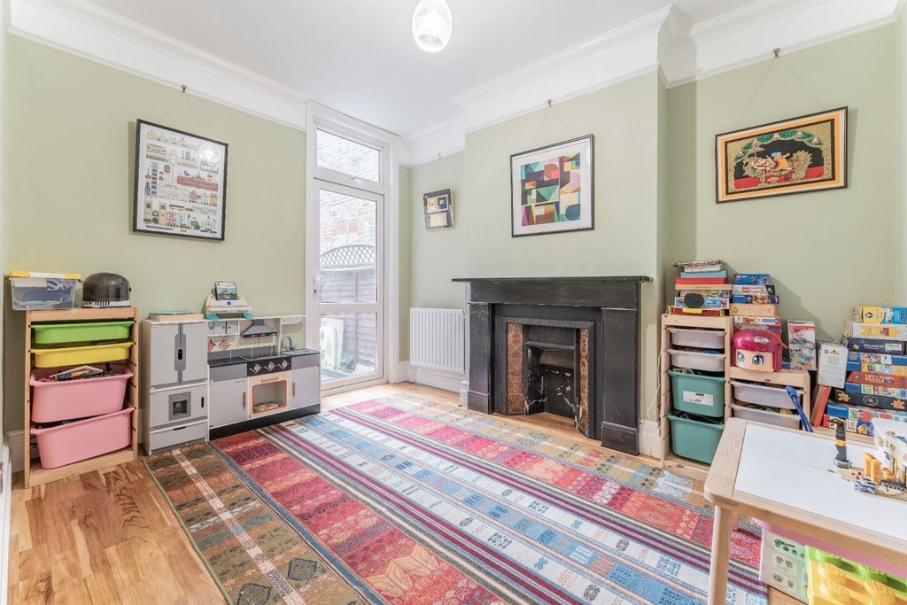 Property photo 3 of 17 5210434