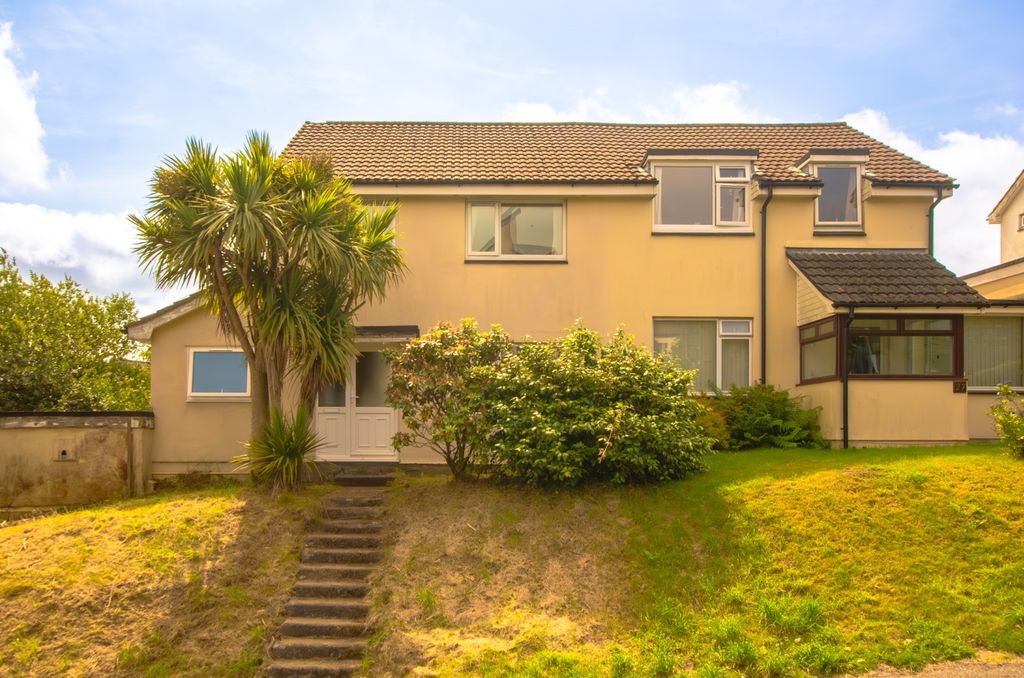 Property photo 1 of 12 2 Lamorick Tps Bodmin 01208 74182-1