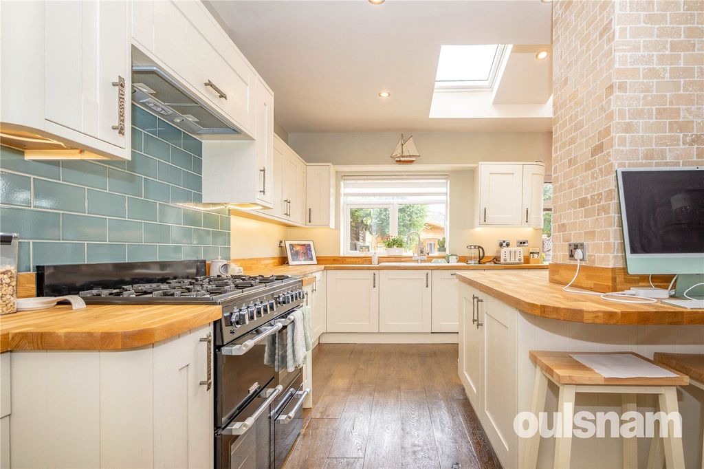 Property photo 3 of 36 Picture No. 16
