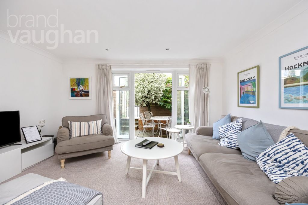 Property photo 2 of 19 Picture No. 09