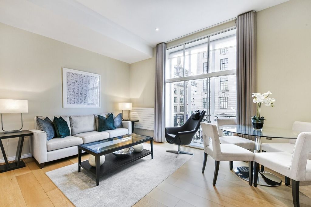 Property photo 1 of 17 Crown Estate 2, 9...