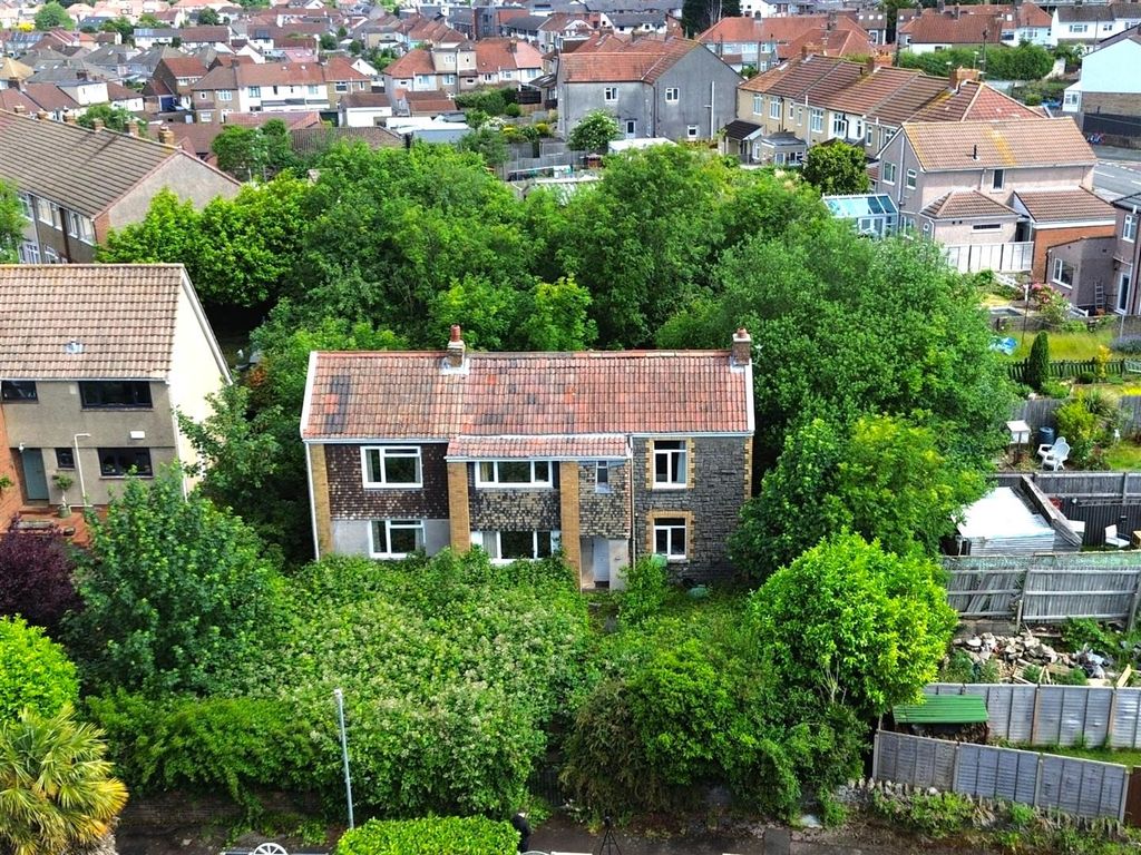 Property photo 1 of 16 Detached Cottage For Auction, Kingswood (5).Jpg