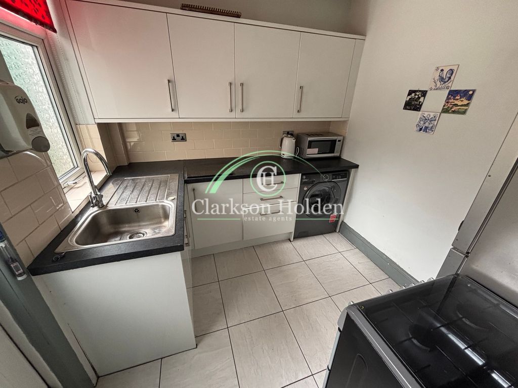 Property photo 3 of 28