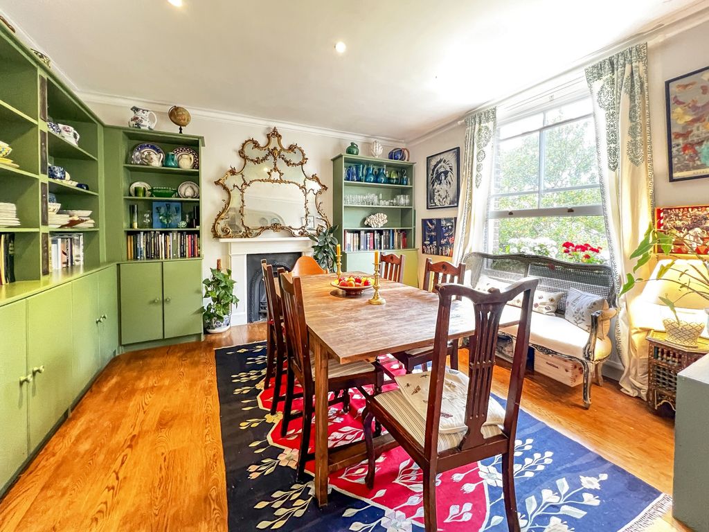 Property photo 3 of 13 Photo 8