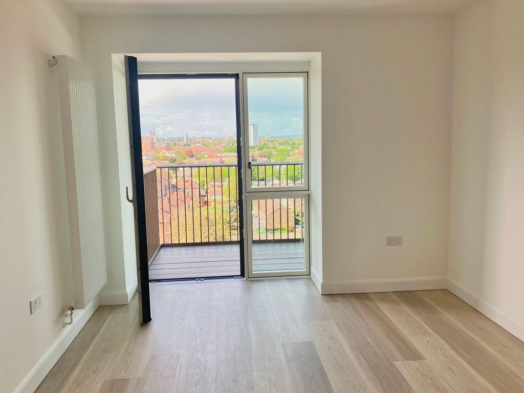 Property photo 3 of 12