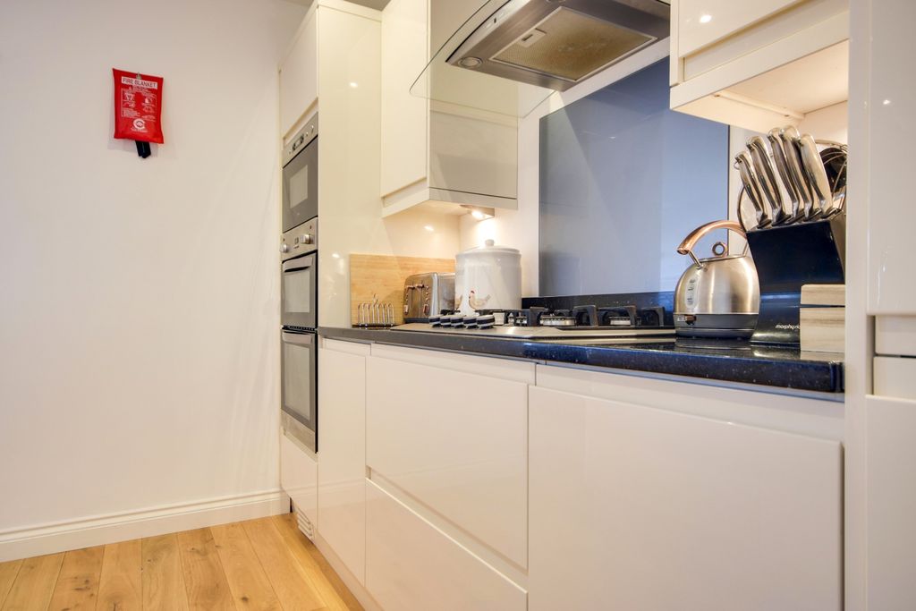 Property photo 3 of 17 Img_5934-Img_5936