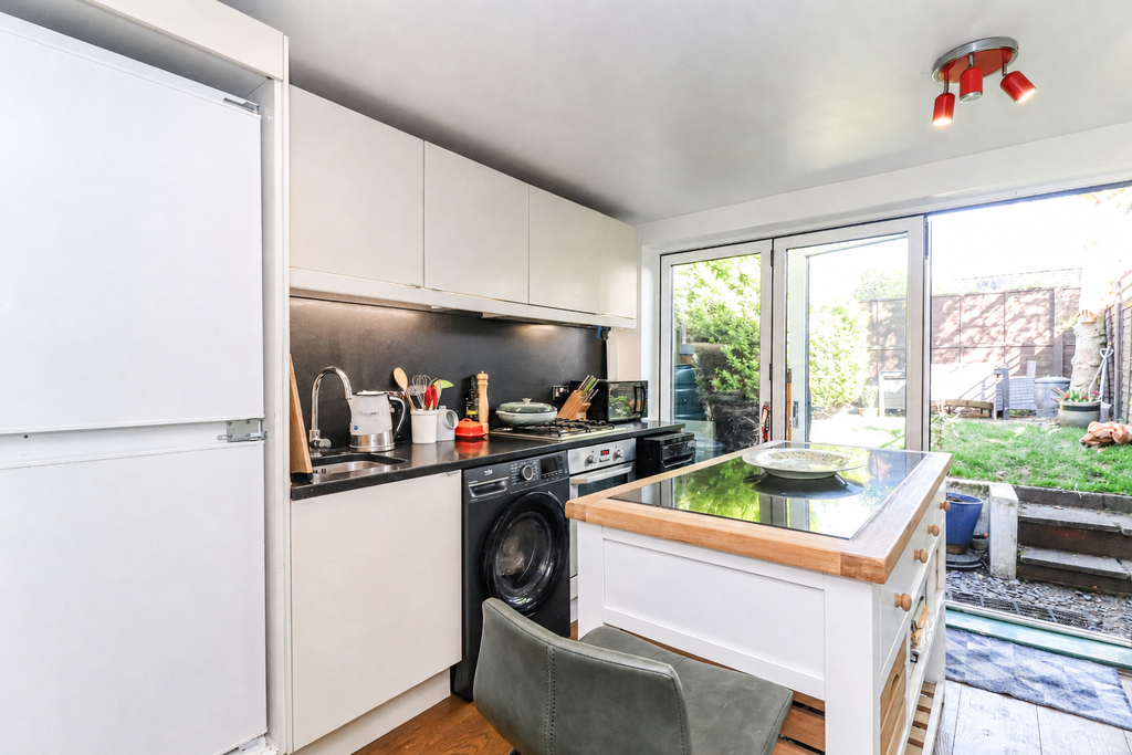 Property photo 3 of 22 Kitchen/Breakfast Room