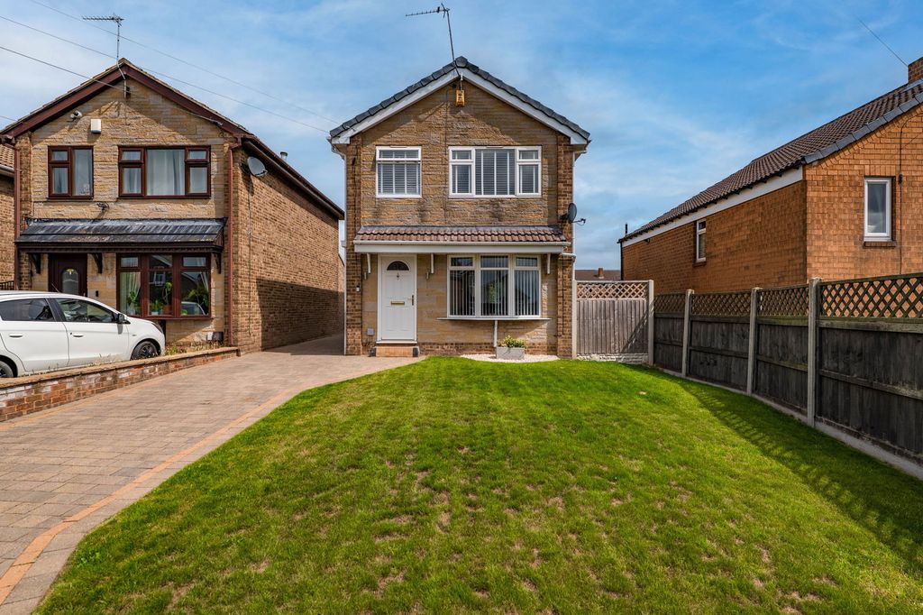 Property photo 1 of 27