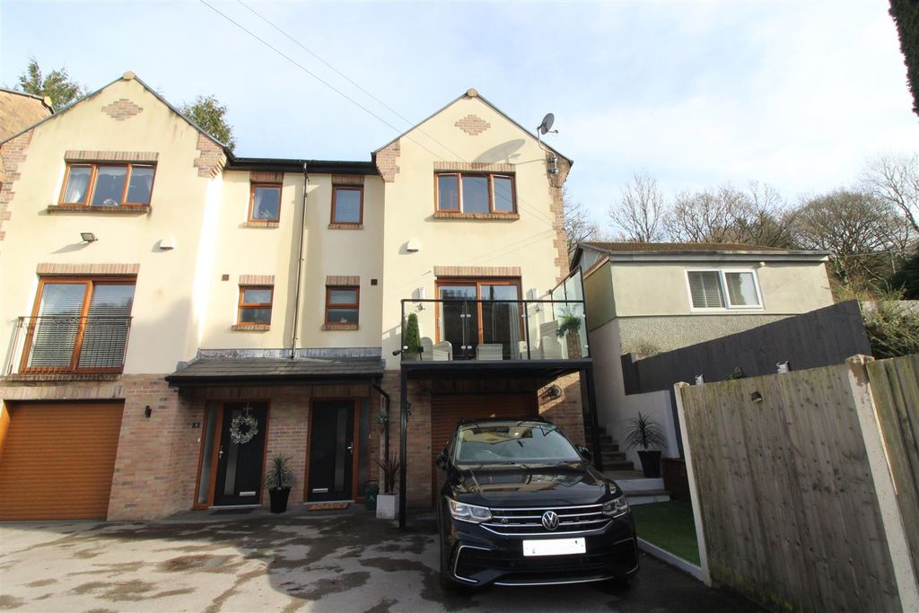 Property photo 1 of 45 Outside