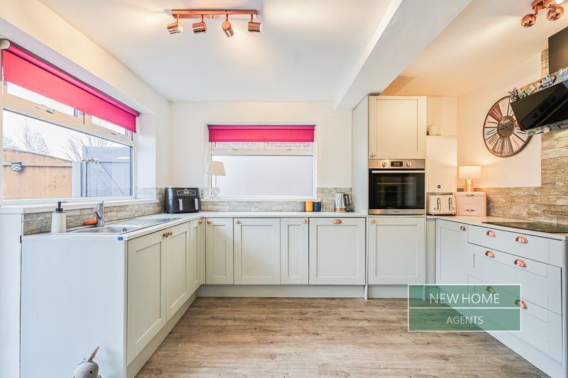 Property photo 3 of 30 Photo 34