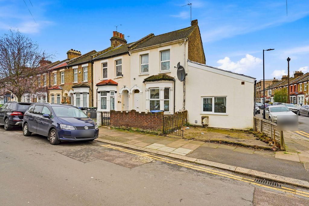 Property photo 1 of 14 Photo 24