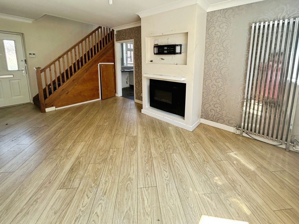 Property photo 3 of 15 Lounge