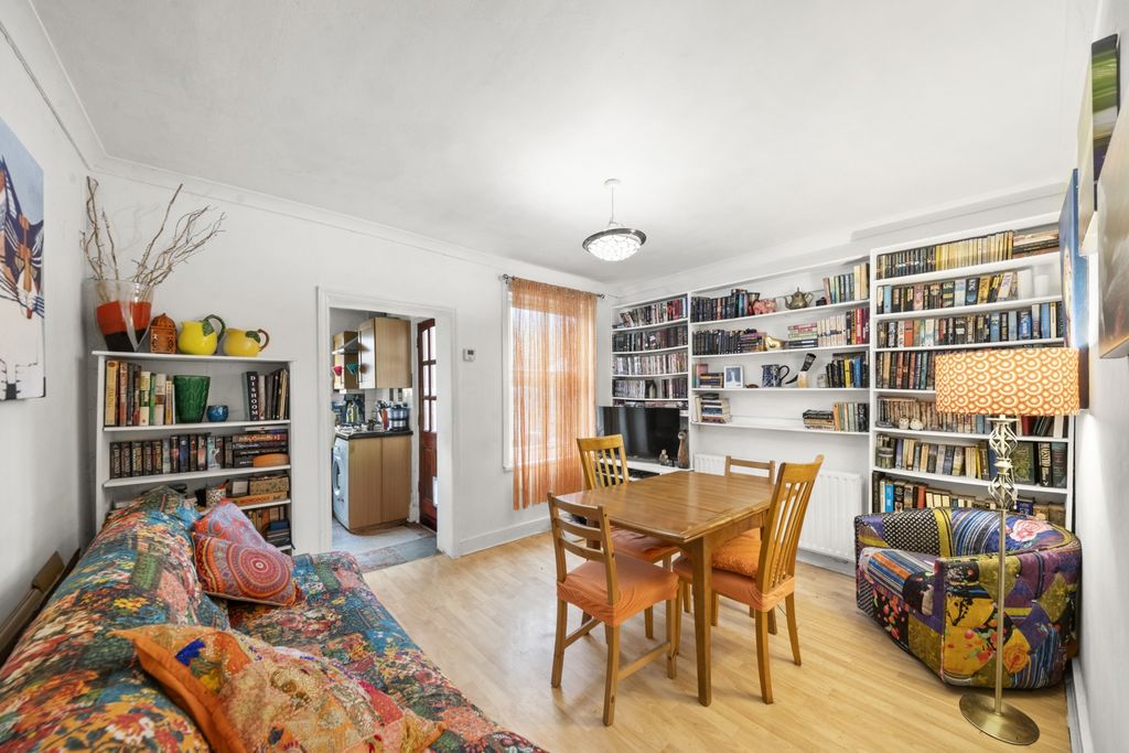 Property photo 2 of 10 Photo 4