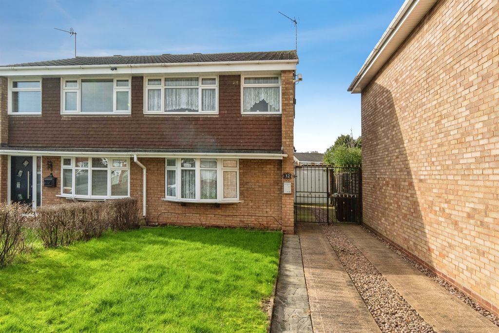 Property photo 2 of 11