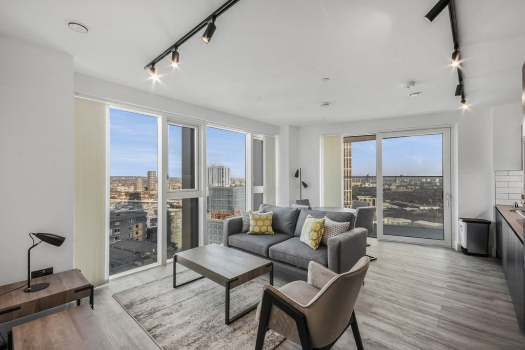 Property photo 1 of 11