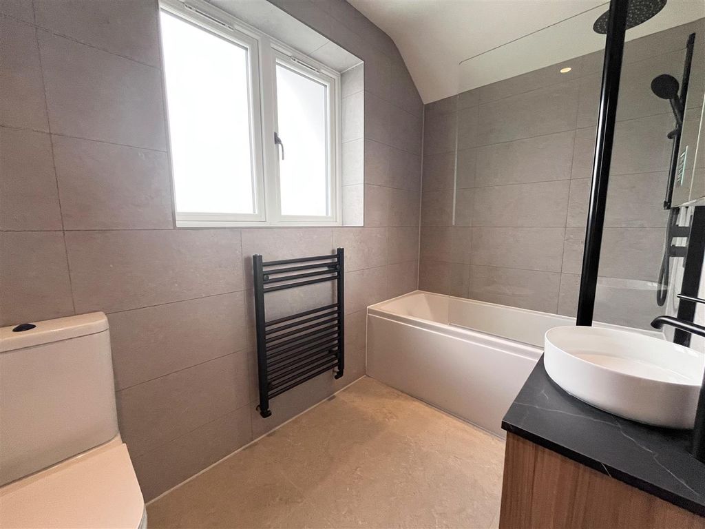 Additional image 25 of 5 bed detached house to rentKnutsford Road, Wilmslow SK9