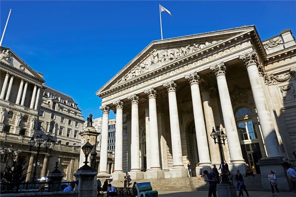 Property photo 2 of 10 Serviced Office To Rent In Royal Exchange, Bank, E