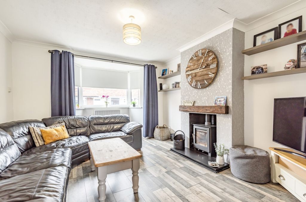 Property photo 2 of 16 1328362-7-687E9B5E77d17