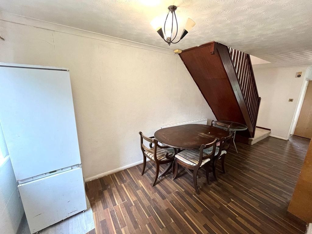 Property photo 3 of 11 Image