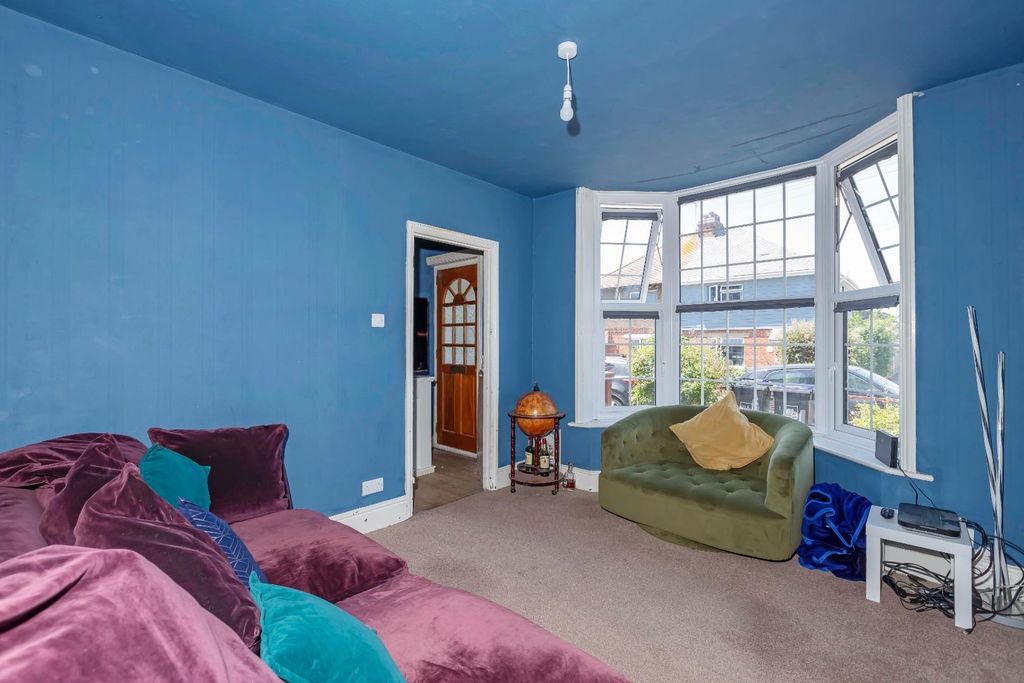 Property photo 2 of 13 Myrtle Rd_6.Jpg