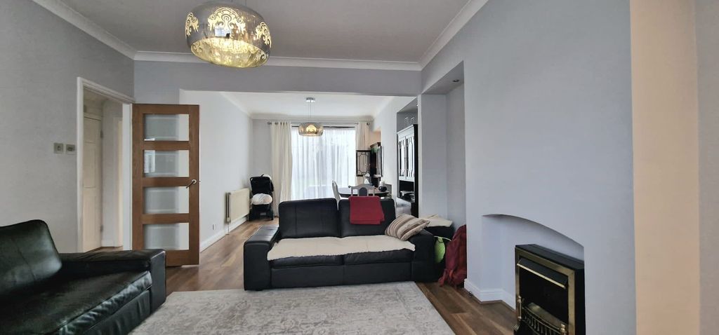 Property photo 2 of 13 Image