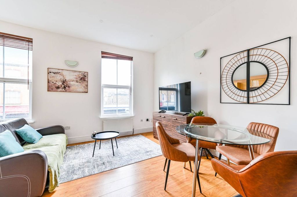 Property photo 3 of 14