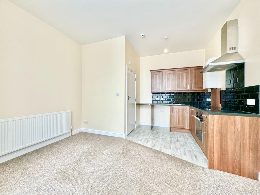 Property photo 3 of 8 Living Room/Kichen