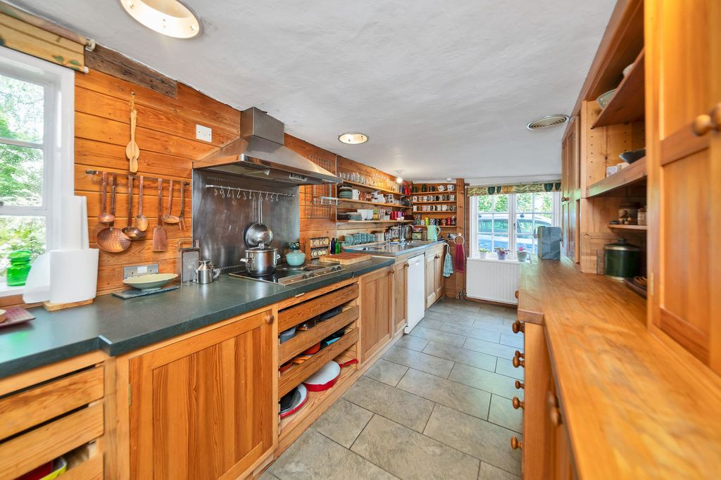 Property photo 3 of 30