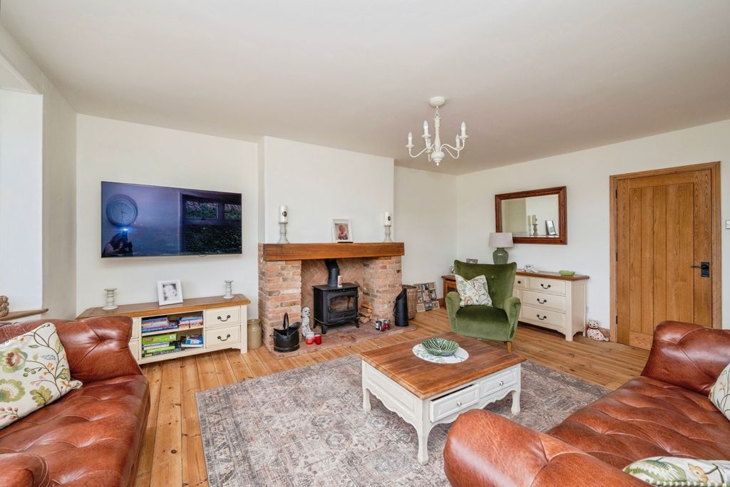 Property photo 3 of 19 Pbox-Img.Jpg