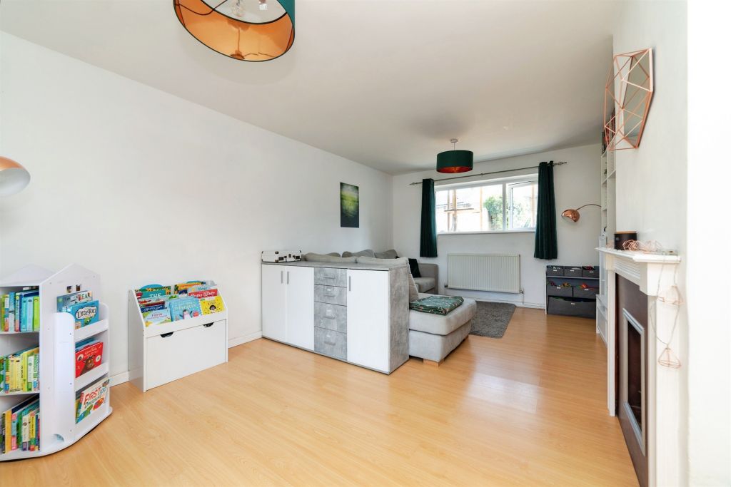 Property photo 3 of 18