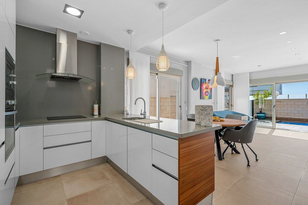 Property photo 3 of 38